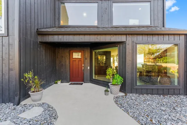 $1,295,000 | 213 Shady Drive, Onalaska, TX 77360