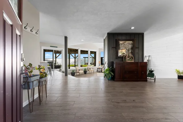 $1,325,000 | 213 Shady Drive, Onalaska, TX 77360