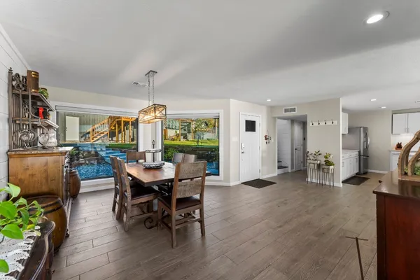 $1,295,000 | 213 Shady Drive, Onalaska, TX 77360