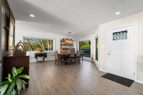 $1,295,000 | 213 Shady Drive, Onalaska, TX 77360