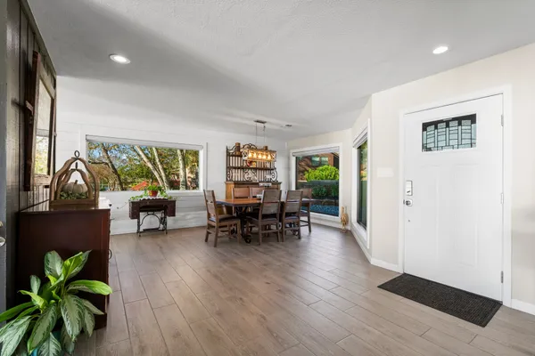 $1,325,000 | 213 Shady Drive, Onalaska, TX 77360