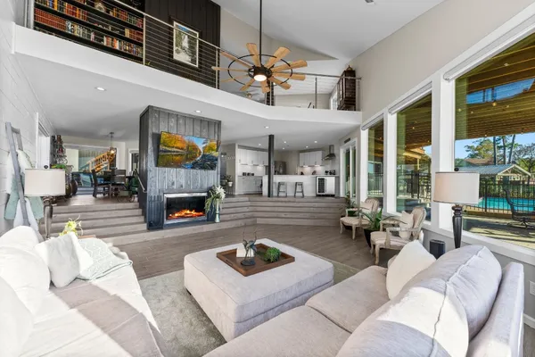 $1,295,000 | 213 Shady Drive, Onalaska, TX 77360