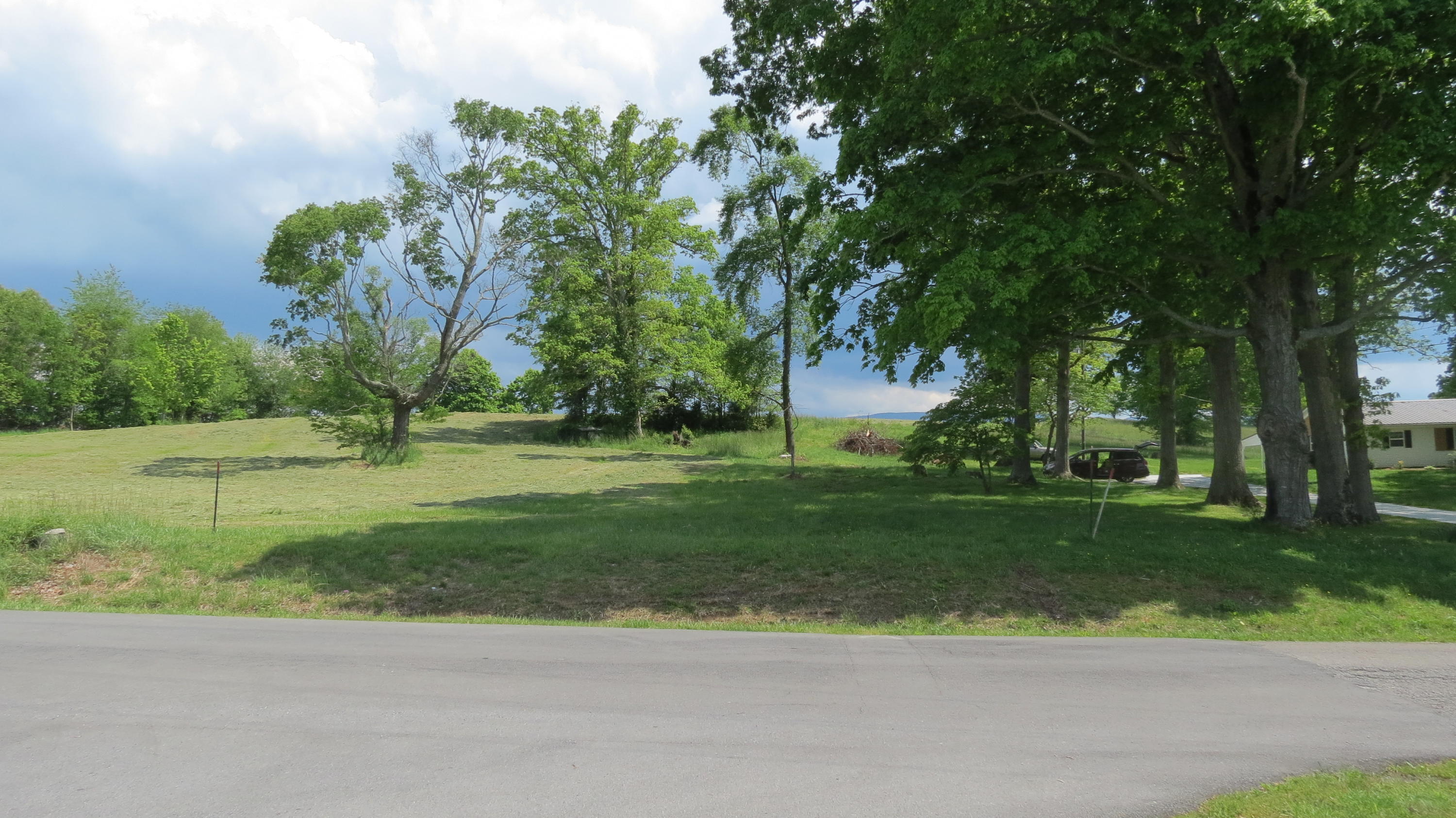 320 Mitchell Road, Unit 5 Chuckey, TN 37641 - Photo 2 of 18 IMG_3397