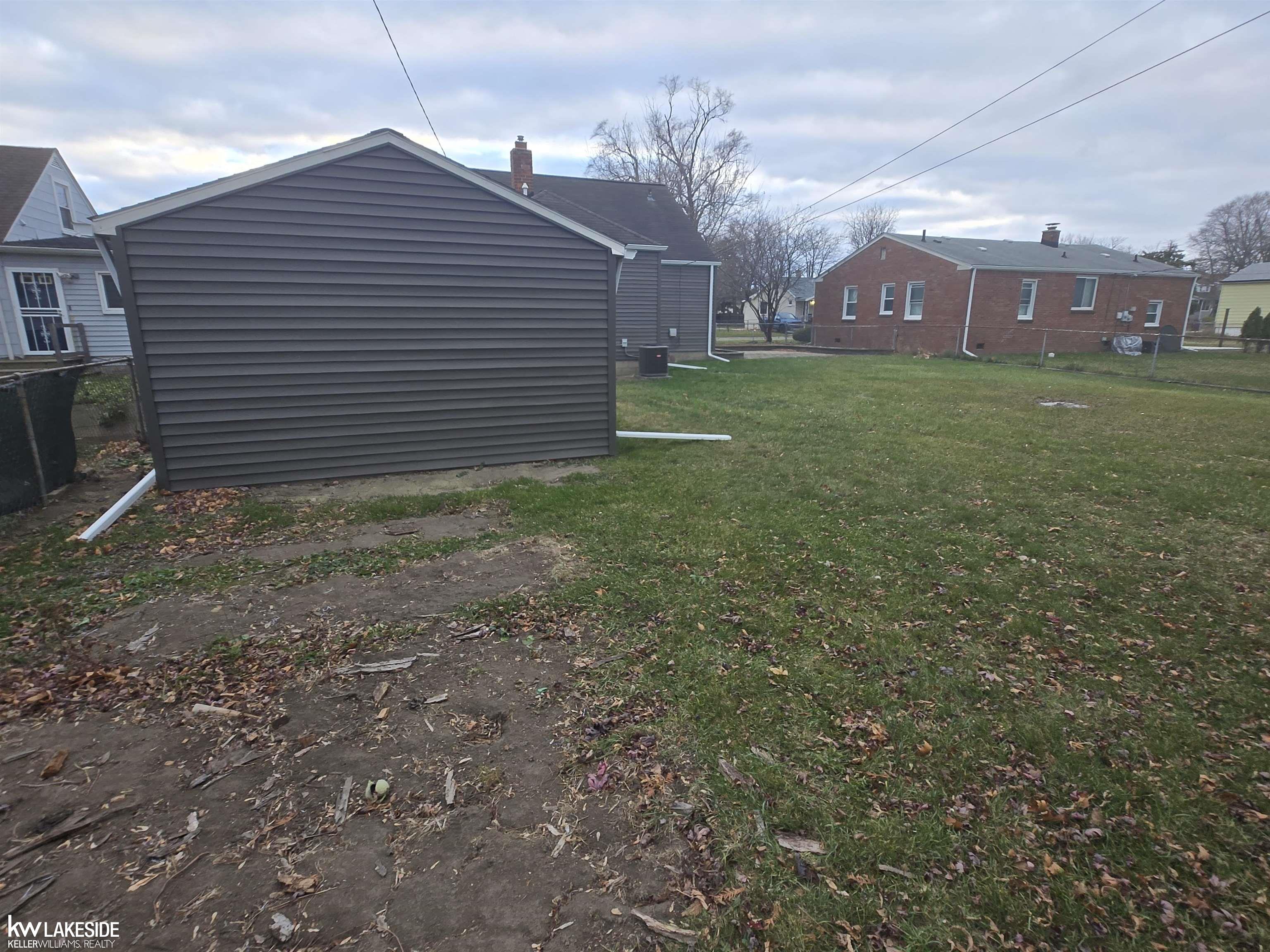 7337 Dale Center Line, MI 48015 - Photo 33 of 37 50195231-b4d6891b-98cf-4743-a37f-bd53d0eb5f3c.JPG