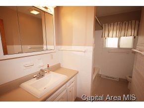 2116 Fairway Drive Springfield, IL 62704 - Photo 12 of 15 Gallery Image 12