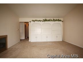 2116 Fairway Drive Springfield, IL 62704 - Photo 5 of 15 Gallery Image 5