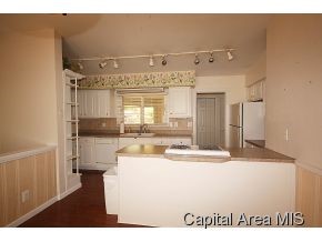 2116 Fairway Drive Springfield, IL 62704 - Photo 7 of 15 Gallery Image 7