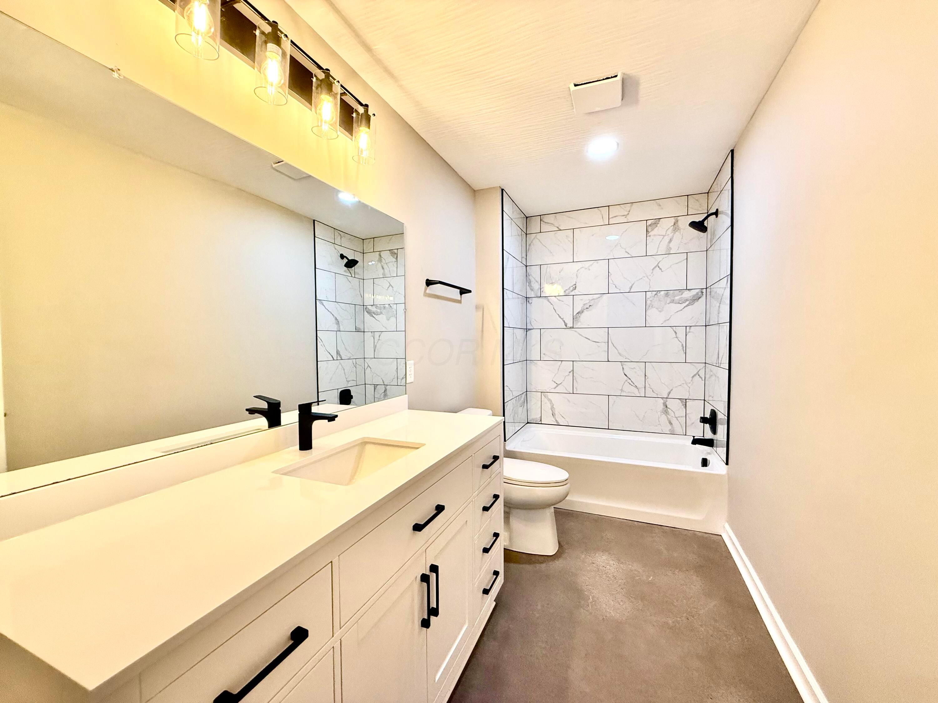 2430 West Point Road Southeast Lancaster, OH 43130 - Photo 20 of 35 Hall Bath