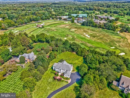 $2,700,000 | 401 Walker Road, Great Falls, VA 22066