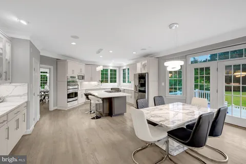 $2,700,000 | 401 Walker Road, Great Falls, VA 22066