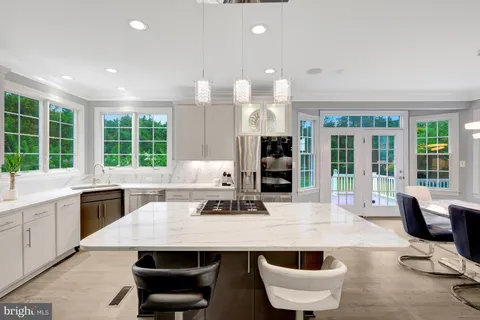 $2,700,000 | 401 Walker Road, Great Falls, VA 22066