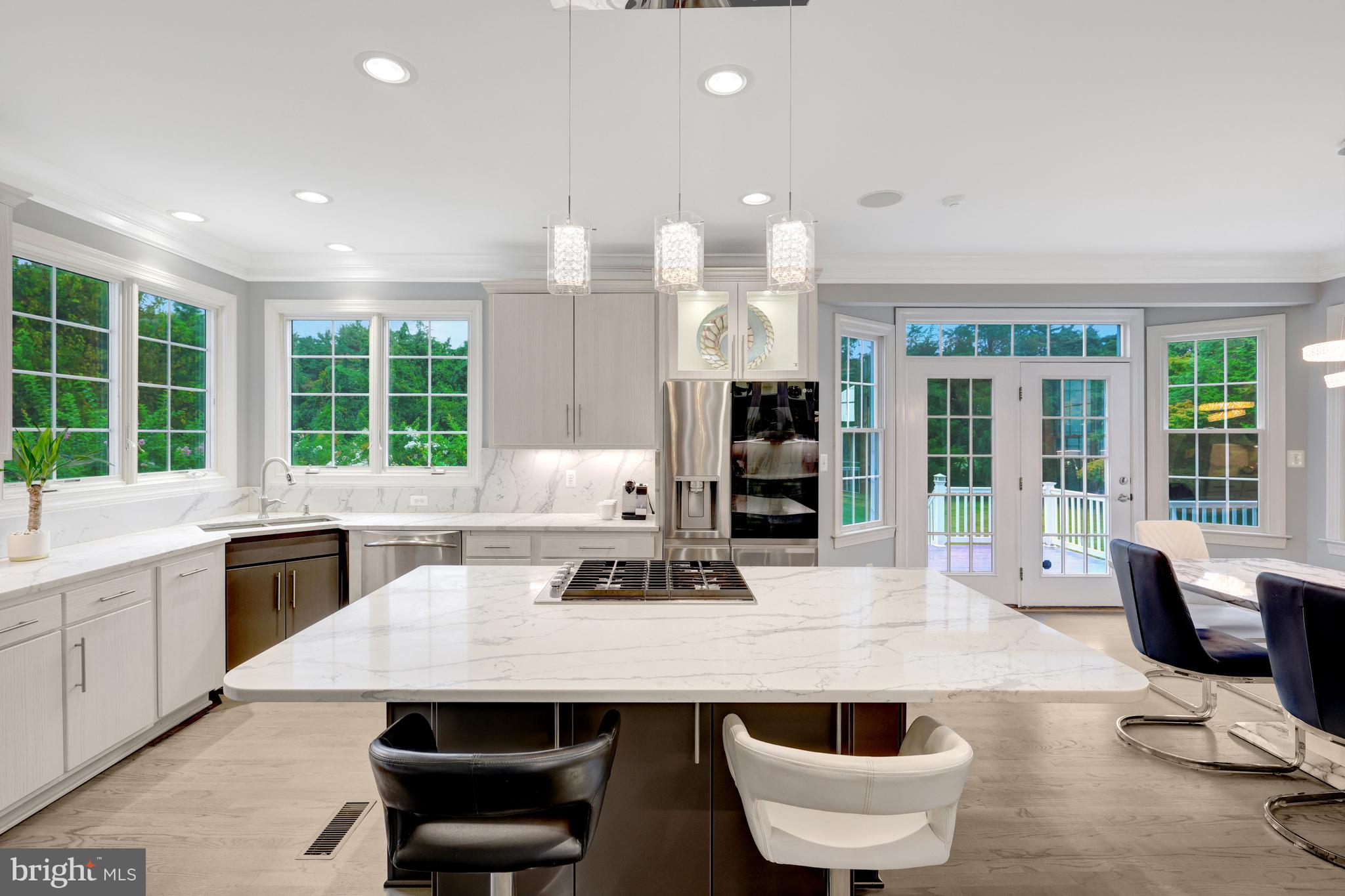 401 Walker Road Great Falls, VA 22066 - Photo 18 of 81