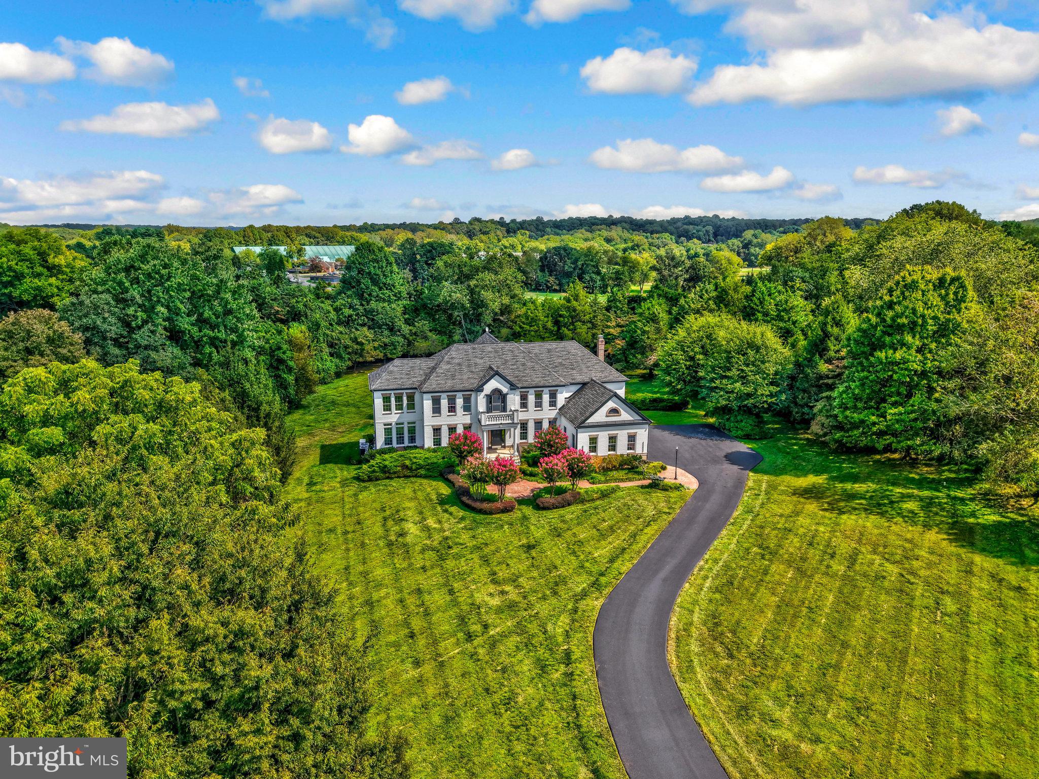 401 Walker Road Great Falls, VA 22066 - Photo 2 of 81