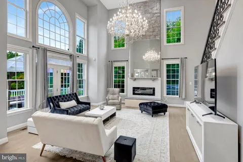 $2,700,000 | 401 Walker Road, Great Falls, VA 22066