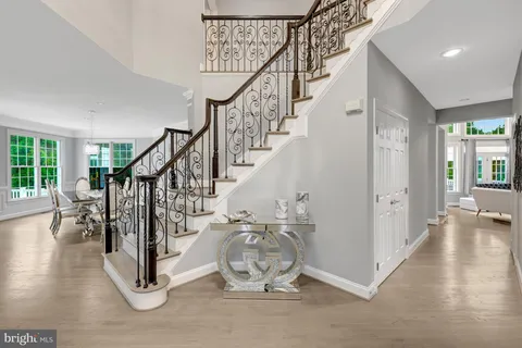 $2,700,000 | 401 Walker Road, Great Falls, VA 22066