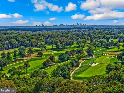 $2,700,000 | 401 Walker Road, Great Falls, VA 22066