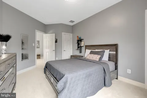 $2,700,000 | 401 Walker Road, Great Falls, VA 22066