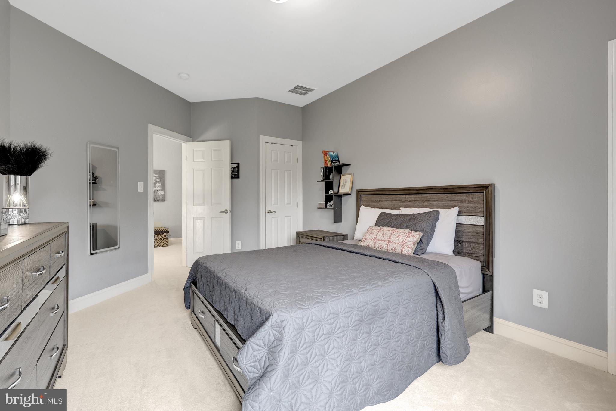 401 Walker Road Great Falls, VA 22066 - Photo 41 of 81