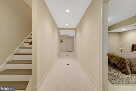 $2,700,000 | 401 Walker Road, Great Falls, VA 22066