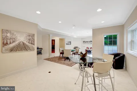 $2,700,000 | 401 Walker Road, Great Falls, VA 22066