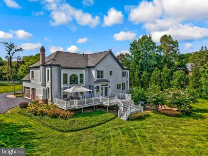 $2,700,000 | 401 Walker Road, Great Falls, VA 22066