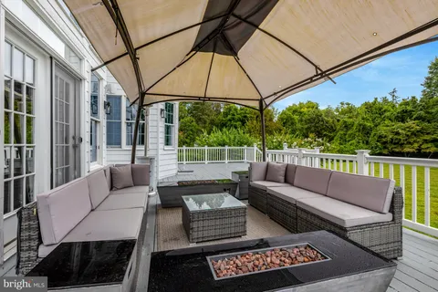 $2,700,000 | 401 Walker Road, Great Falls, VA 22066