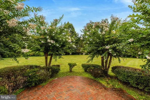 $2,700,000 | 401 Walker Road, Great Falls, VA 22066