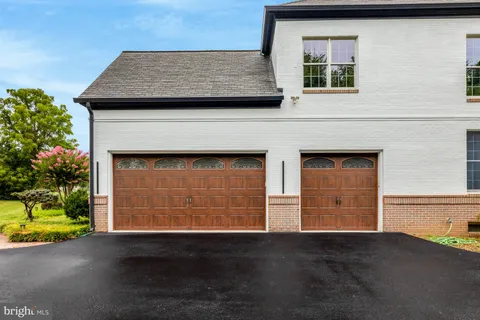 $2,700,000 | 401 Walker Road, Great Falls, VA 22066