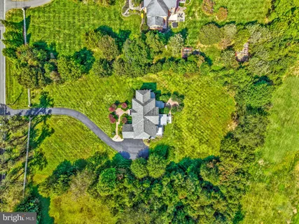 $2,700,000 | 401 Walker Road, Great Falls, VA 22066