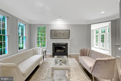 $2,700,000 | 401 Walker Road, Great Falls, VA 22066