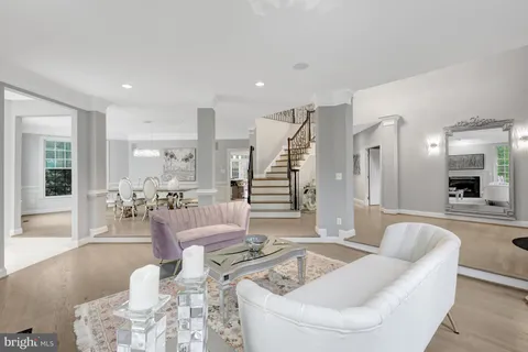 $2,700,000 | 401 Walker Road, Great Falls, VA 22066