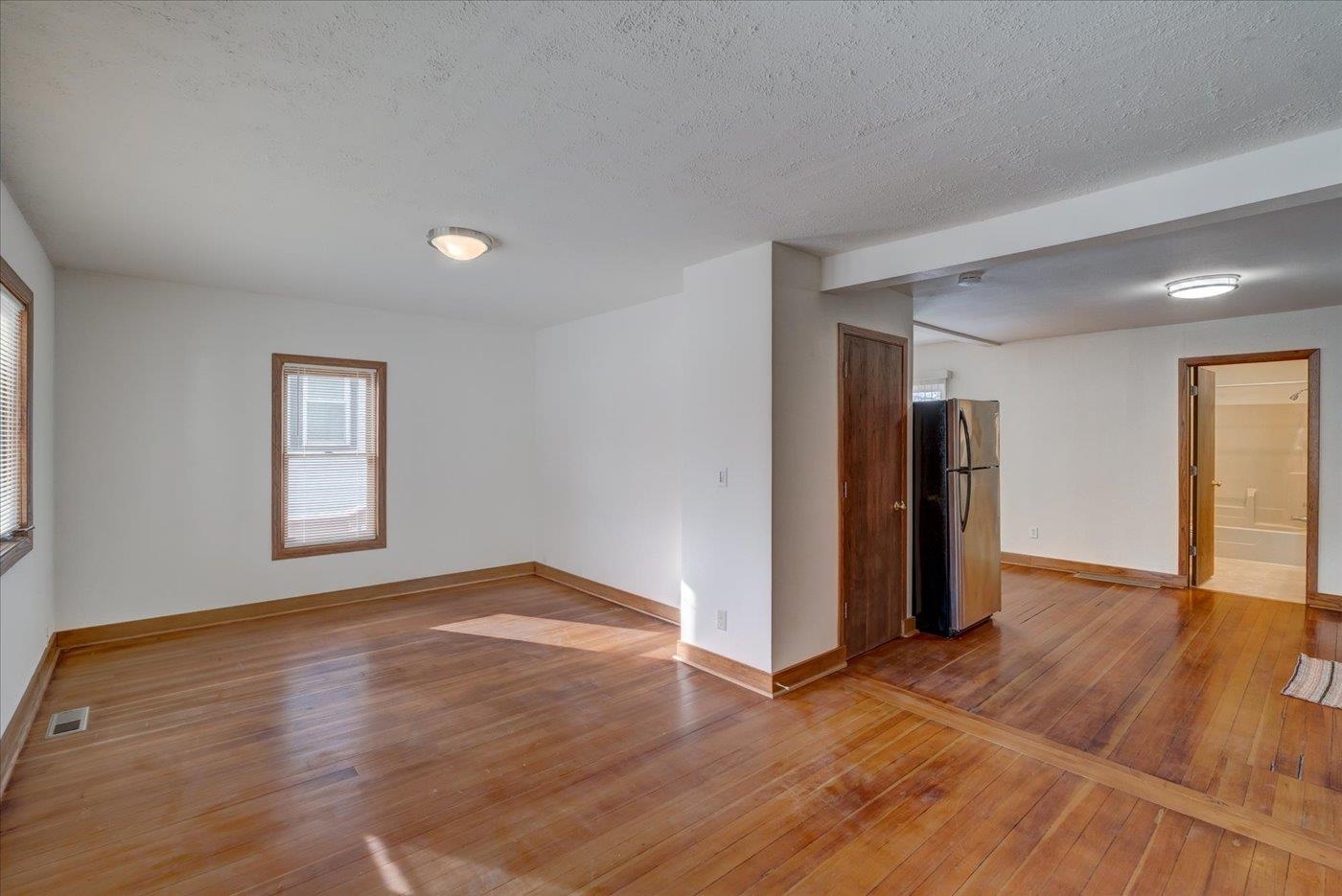 320 South Franklin Street Stoughton, WI 53589 - Photo 3 of 33