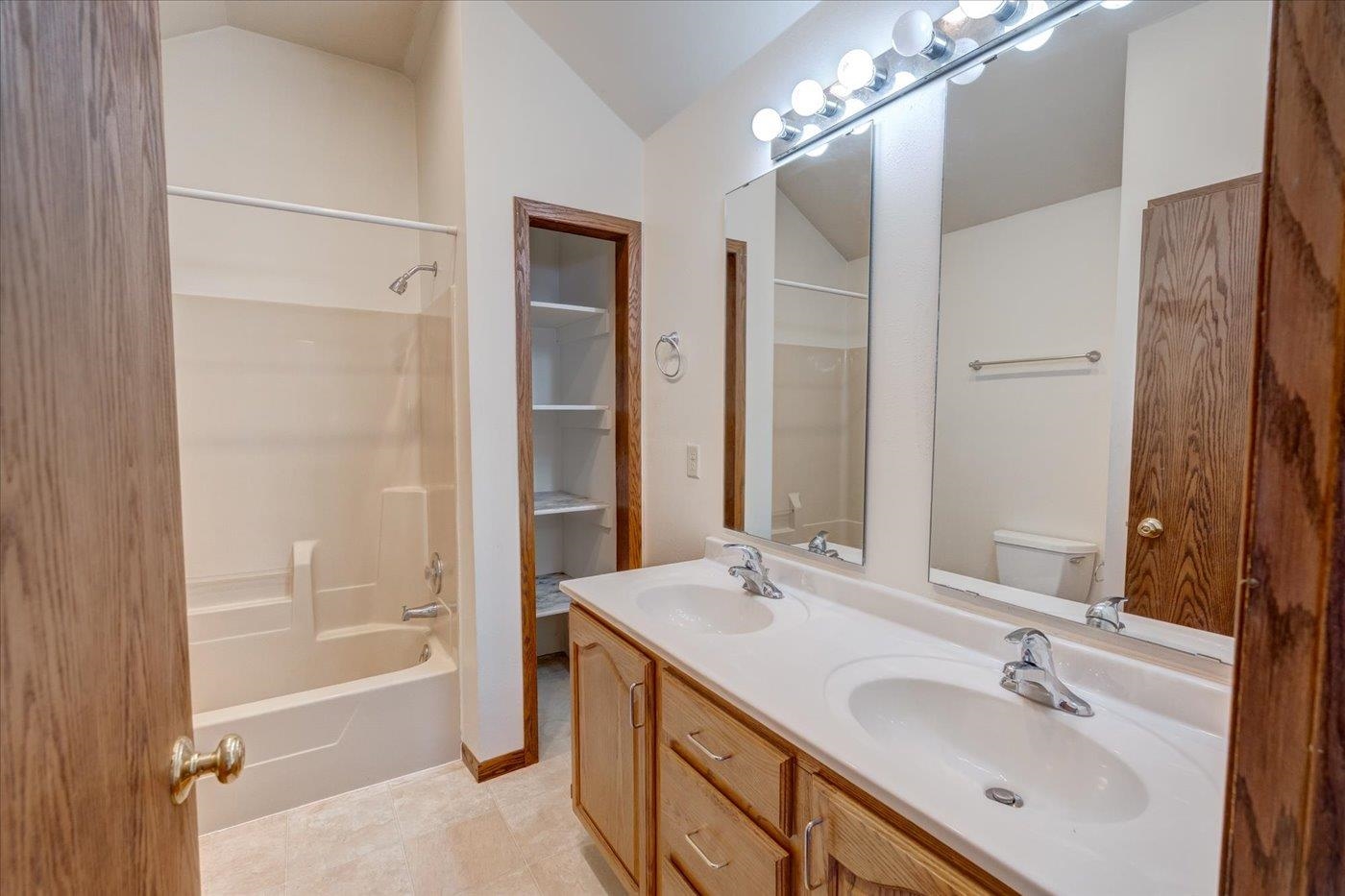 320 South Franklin Street Stoughton, WI 53589 - Photo 7 of 33