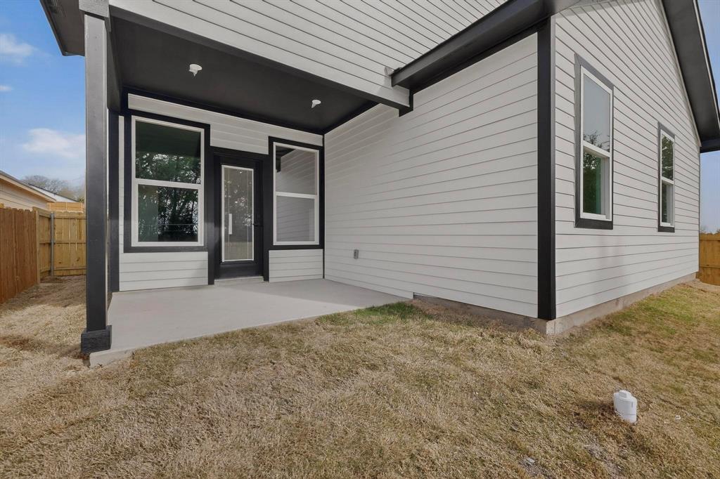 6039 Plum Dale Road Dallas, TX 75241 - Photo 33 of 38 a view of a porch of a house