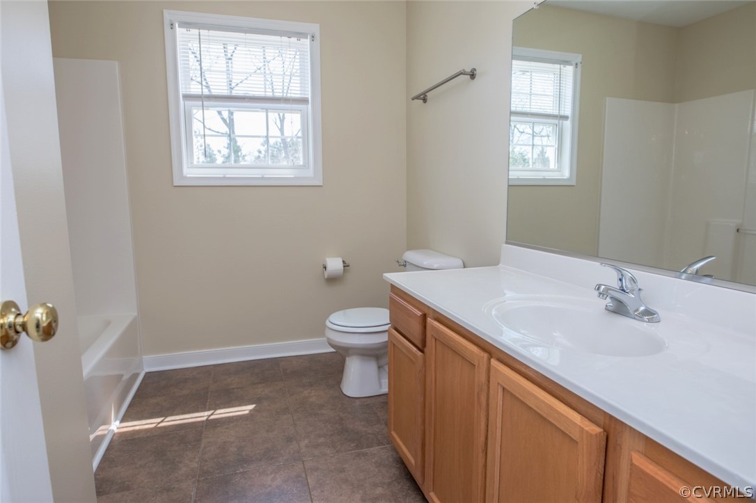 13513 Brandy Oaks Road Chesterfield, VA 23832 - Photo 25 of 38 Guest bath level 2 with FRESH PAINT, NEW TILE floo