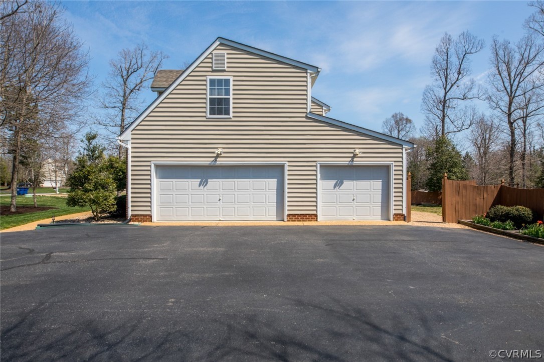 13513 Brandy Oaks Road Chesterfield, VA 23832 - Photo 29 of 38 3-Car Garage with direct entry from 2-bay side, au