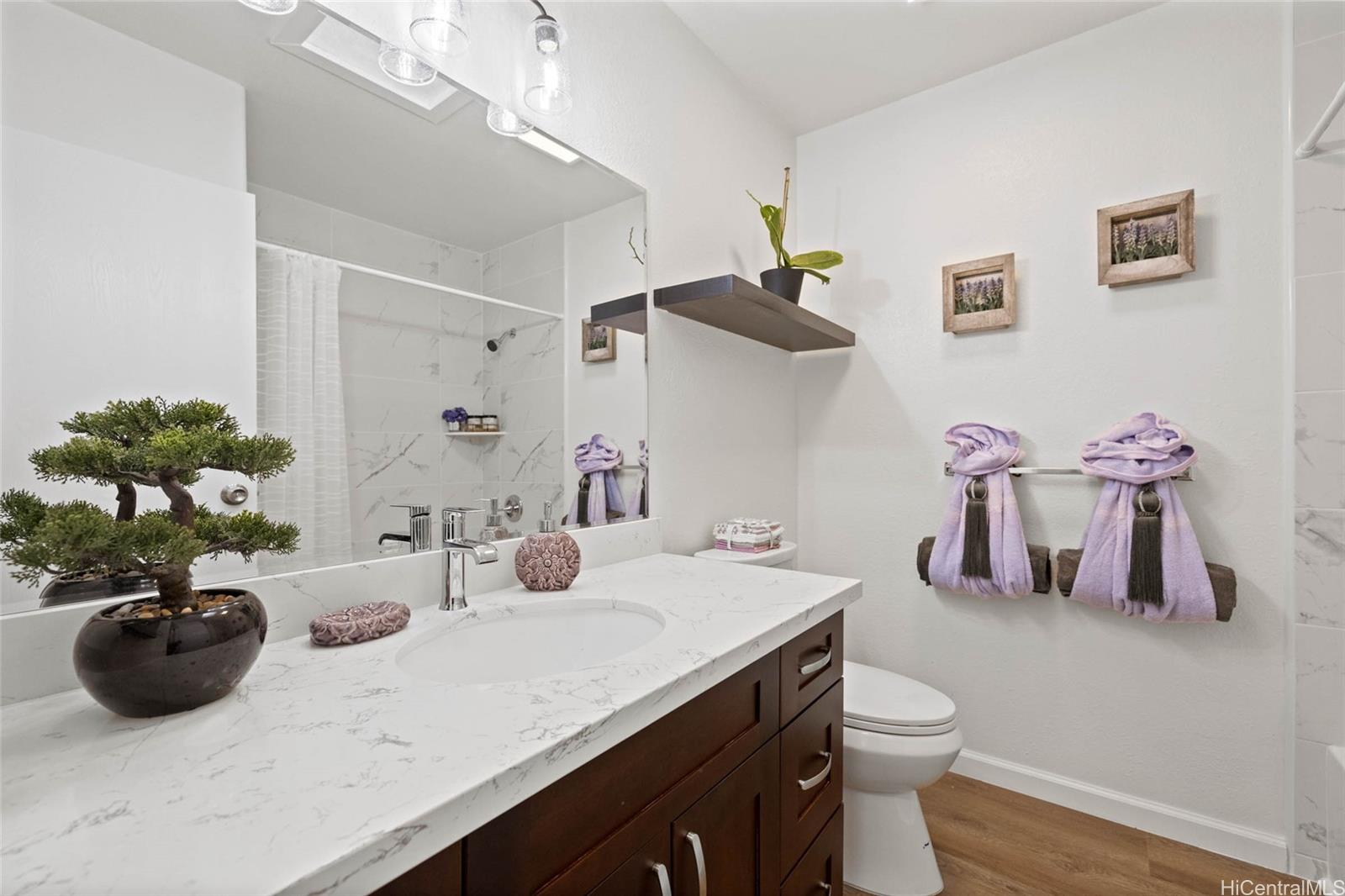 92-1158 Makamai Loop Kapolei, HI 96707 - Photo 11 of 25 Primary Bathroom