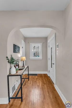 $299,900 | 2716 Southwest 13th Street, Topeka, KS 66604