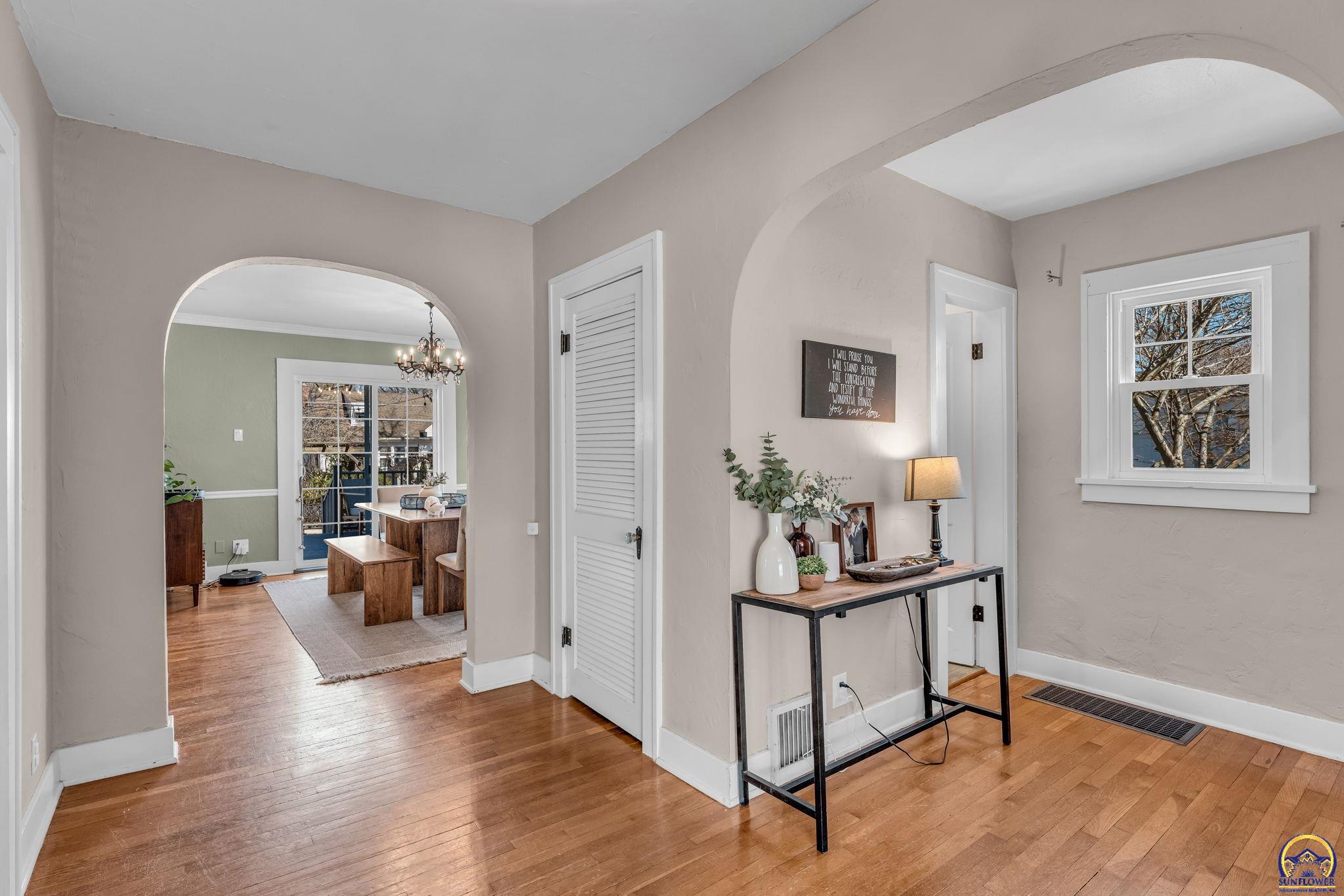 2716 Southwest 13th Street Topeka, KS 66604 - Photo 15 of 41