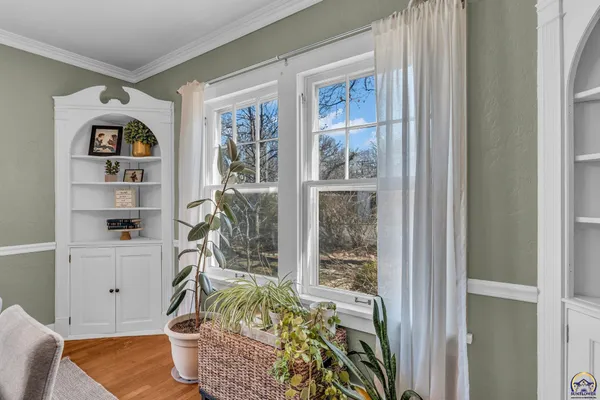 $299,900 | 2716 Southwest 13th Street, Topeka, KS 66604