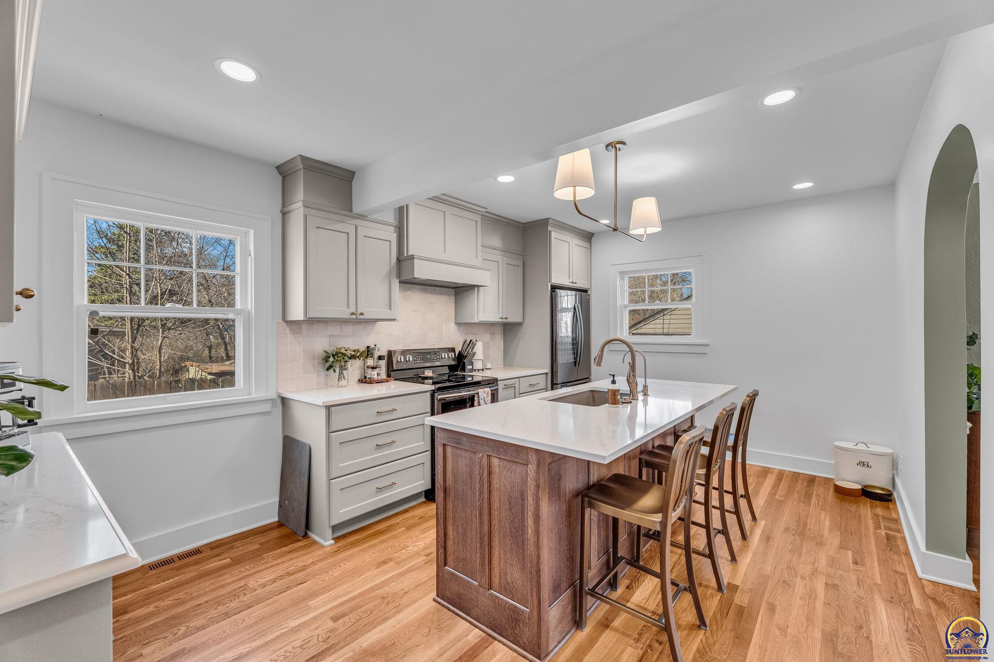 2716 Southwest 13th Street Topeka, KS 66604 - Photo 21 of 41