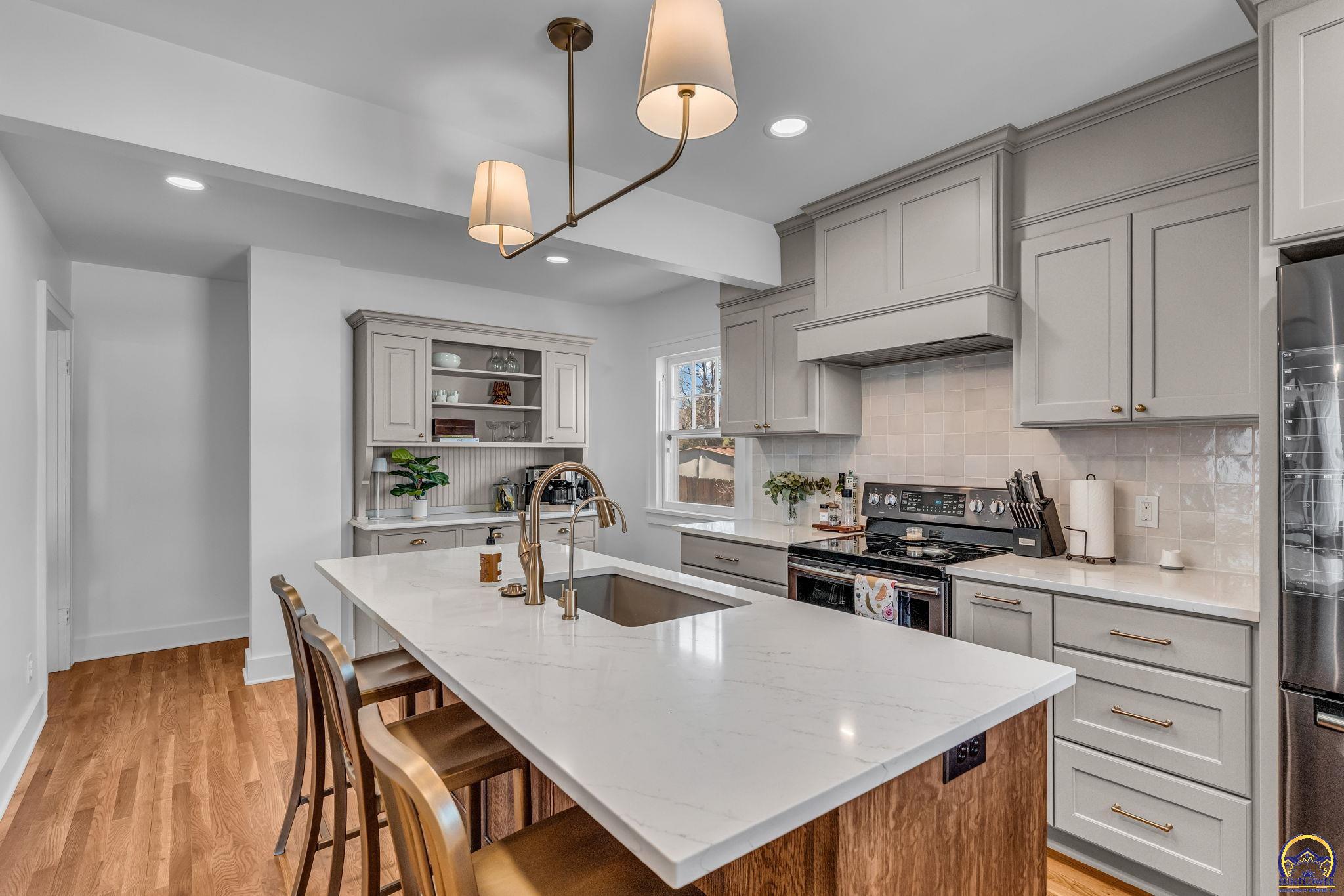 2716 Southwest 13th Street Topeka, KS 66604 - Photo 22 of 41