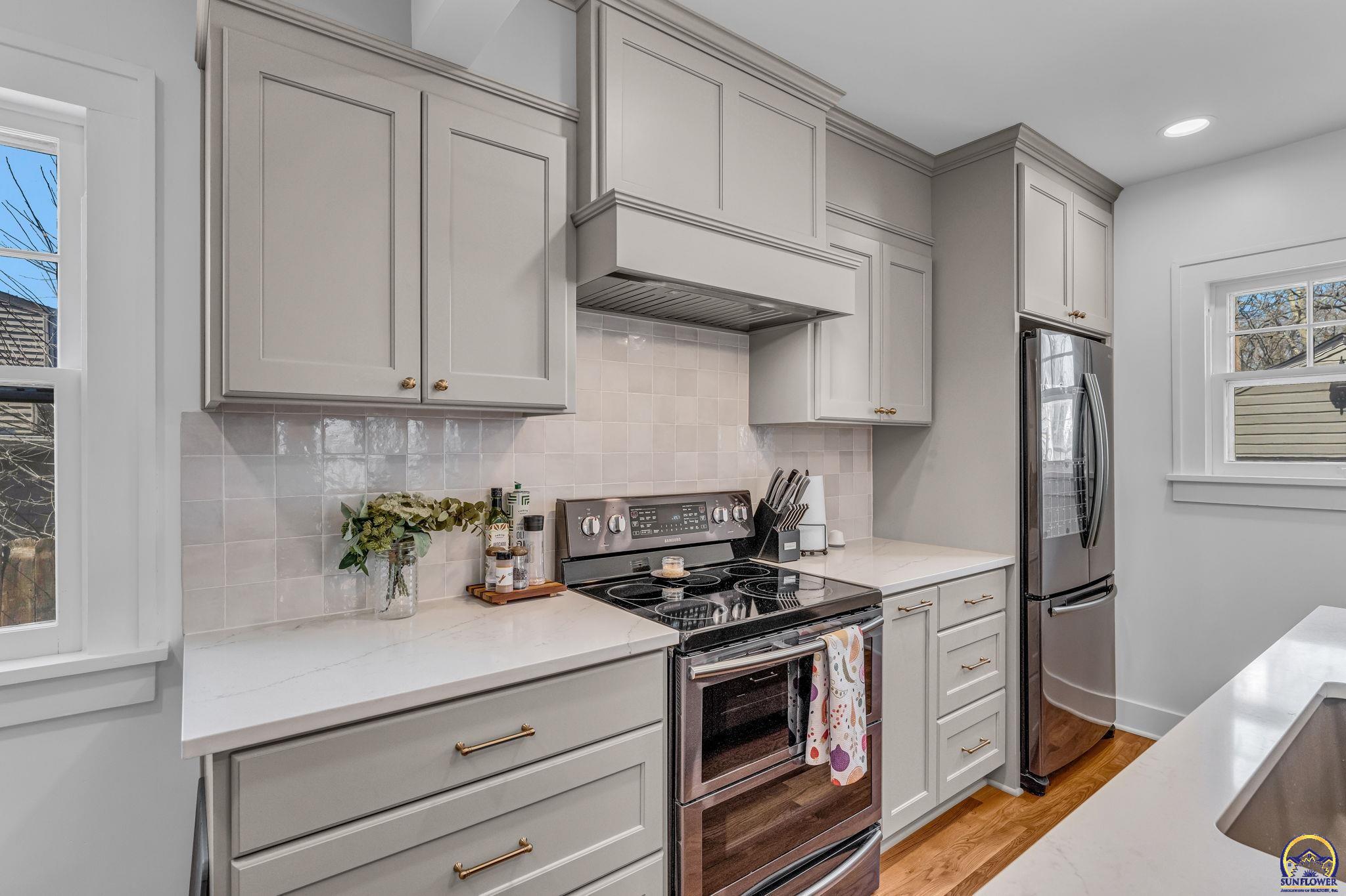 2716 Southwest 13th Street Topeka, KS 66604 - Photo 24 of 41