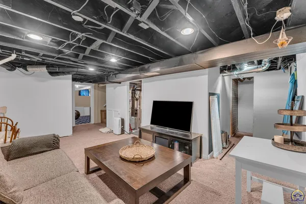 $299,900 | 2716 Southwest 13th Street, Topeka, KS 66604