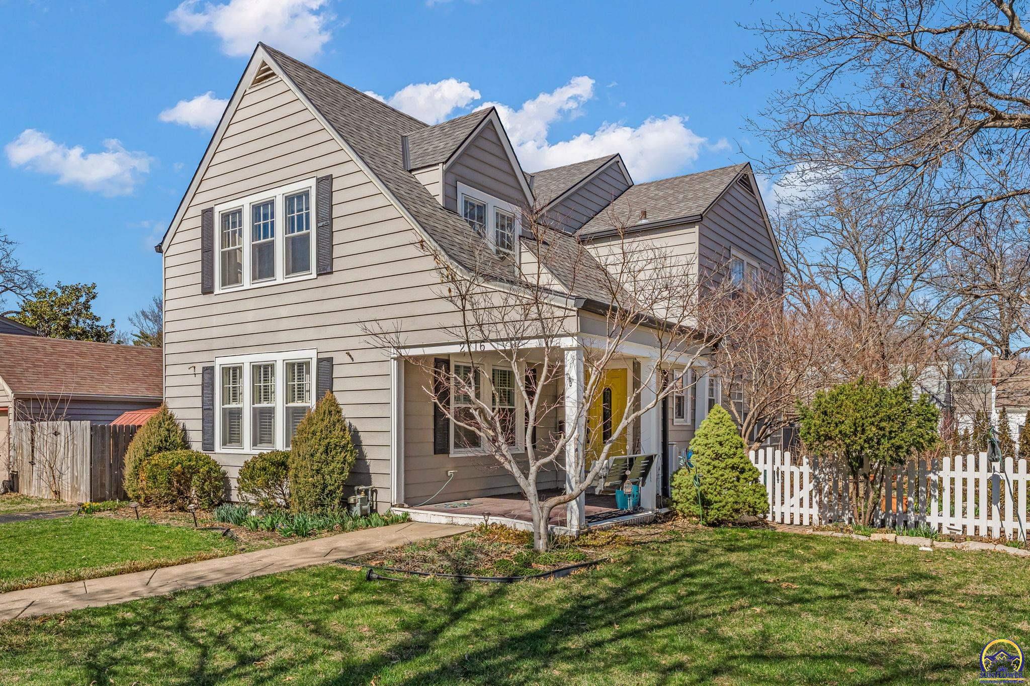 2716 Southwest 13th Street Topeka, KS 66604 - Photo 5 of 41