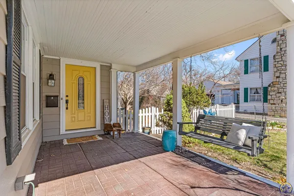 $299,900 | 2716 Southwest 13th Street, Topeka, KS 66604