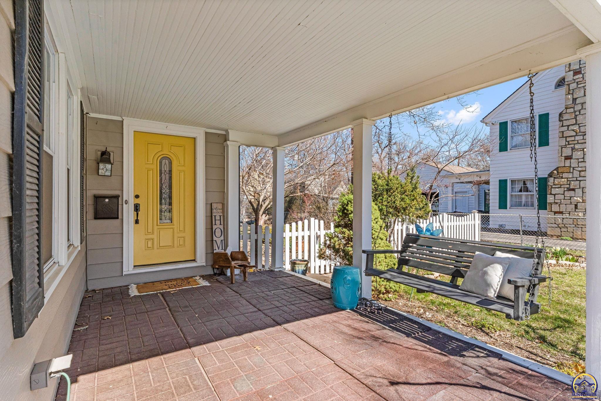 2716 Southwest 13th Street Topeka, KS 66604 - Photo 7 of 41