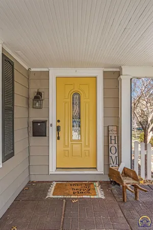 $299,900 | 2716 Southwest 13th Street, Topeka, KS 66604