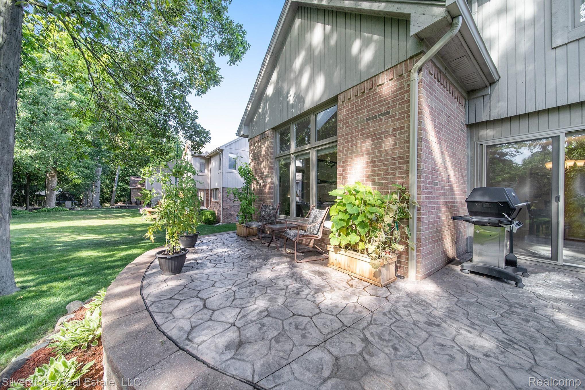798 Grovecrest Rochester, MI 48307 - Photo 46 of 49 798 Grovecrest_6.jpg