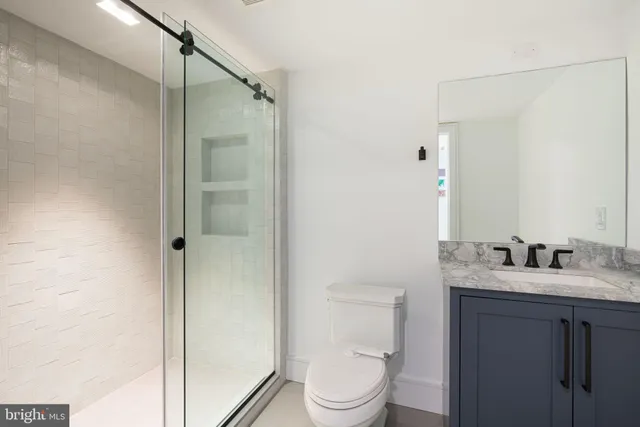 a car parked in front of a building